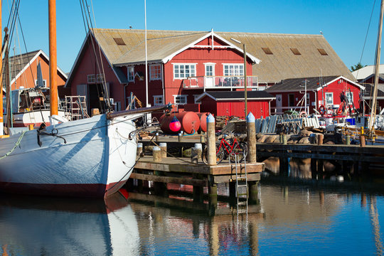 Fototapeta harbor with fishing boats at the north of Denmark