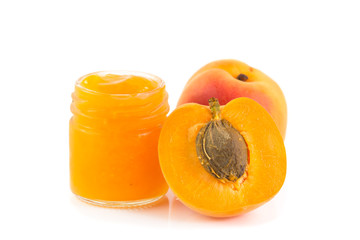 Barattolo di marmellata di albicocca