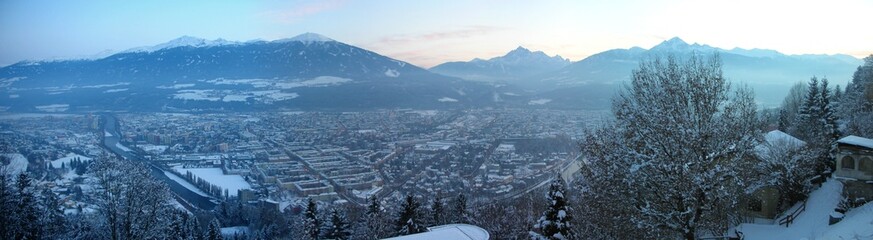 Panorama von Innsbruck im Winter