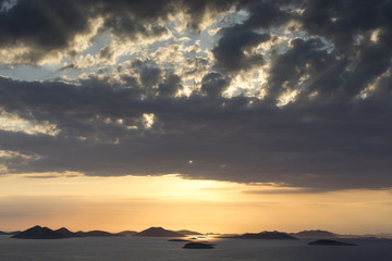 Fototapeta na wymiar Sonnenuntergang auf den Kornaten, Inselgruppe Kroatien