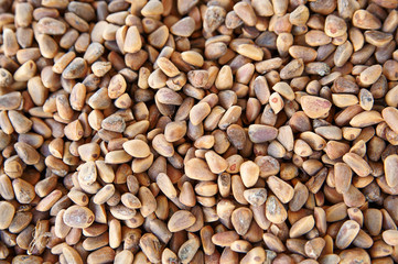 Pine nuts as a texture