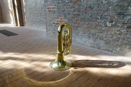 tuba