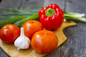 Composition with fresh vegetables