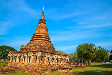 Obraz premium Wat Sorasak Temple at Sukhothai Historical Park, a UNESCO World Heritage Site in Thailand