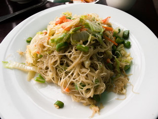 STIR FRIED RICE VERMICELLI WITH VEGETABLES	