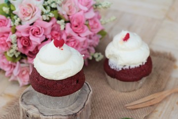 Fototapeta na wymiar Red velvet cupcakes is delicious.