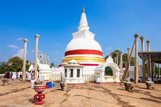 Thuparamaya Dagoba in Anuradhapura