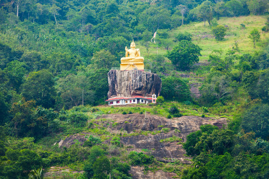 Aluvihara Rock Temple, Matale