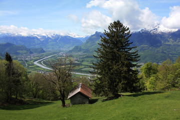 Fototapeta na wymiar Swiss landscape with mountain
