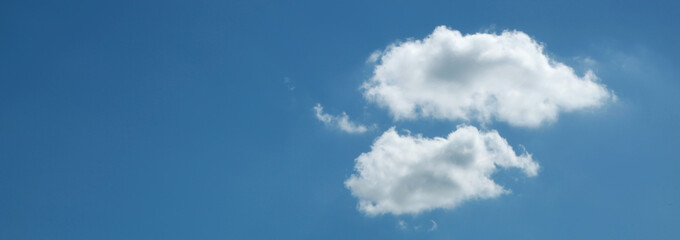 Fond panoramique deux nuages