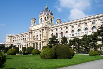 Fototapeta na wymiar VIENNA, AUSTRIA - APR 29th, 2017: Beautiful view of famous Naturhistorisches Museum Natural History Museum with park and sculpture, as seen from Maria-Theresien-Platz