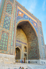 Fototapeta na wymiar Sher Dor madrasah, Registan, Samarkand, Uzbekistan