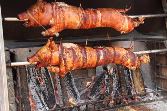 Spanferkel auf dem Grill