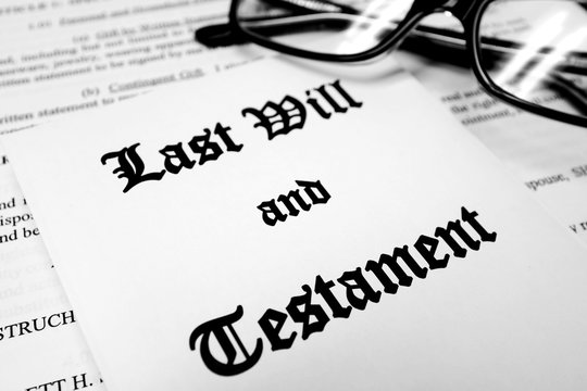 Last Will and Testament for Estate Planning with Glasses