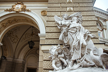 Fototapeta na wymiar Monument on the opera house