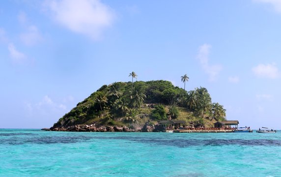 Crab Island In  Providencia  Colombia/ Isla Cangrejo En Providencia Colombia