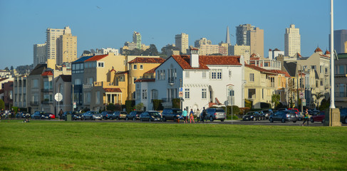 Fototapeta na wymiar San Francisco Skyline from the Marina District