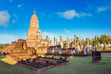 Fototapeta premium Wat Phra Si Rattana Mahathat - Chaliang at Si Satchanalai Historical Park, a UNESCO World Heritage Site in Thailand