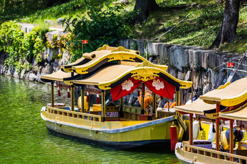 Obraz premium 大阪城の観光船