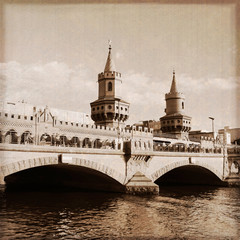Naklejka premium Berlin / Oberbaumbrücke / Old photo effect