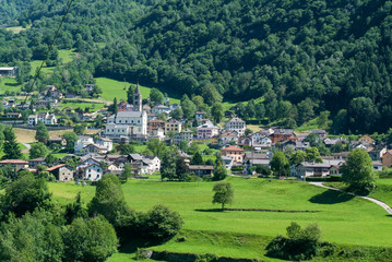 Fototapeta na wymiar The rural village of Aquila on the Swiss alps