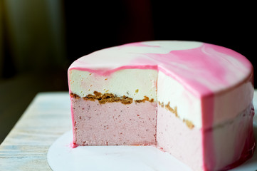 Muscovy cake Strawberry with cream and Stroiteley . Mousse. The cake cut