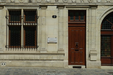 Façade d'une demeure rémoise - 2