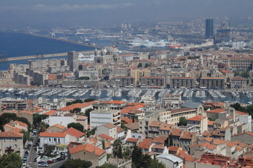 Fototapeta na wymiar Marseille / Blick auf den Stadtkern um den Altem Hafen