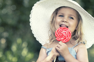 Lutscher bunt im Sommer