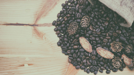 Obraz na płótnie Canvas Fresh coffee beans, selective focus