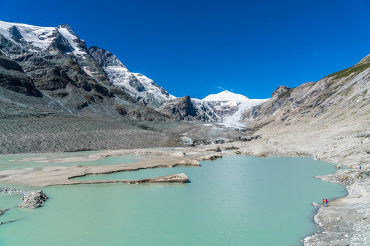 Gletschersee am Fu&szlig;e des Gro&szlig;glockners in Tirol &Ouml;sterreich