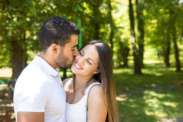 Obraz premium young couple kissing
