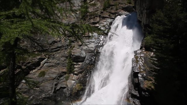 cascate di lillaz frazione di cogne nel parco del gran paradiso val d'aosta italia europa 