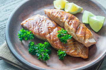 Roasted salmon steak with fresh parsley