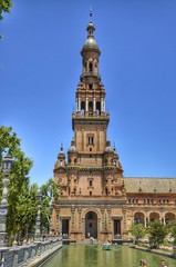 Fototapeta na wymiar La torre del campanario