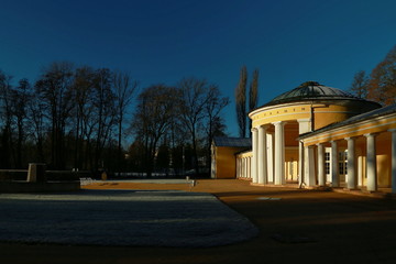 Fototapeta premium Ferdinand quelle in Marienbad in winter