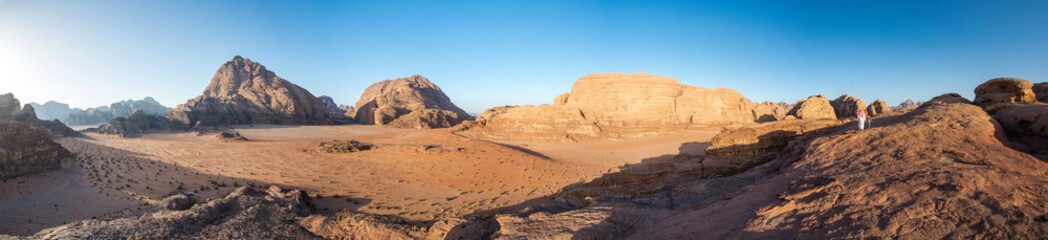 Fototapeta na wymiar Panorama du désert du Wadi Rum