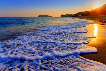 七里ヶ浜（鎌倉高校前）からの江ノ島の夕焼け