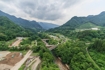Fototapeta na wymiar 初夏の八ッ場ダム予定地の風景