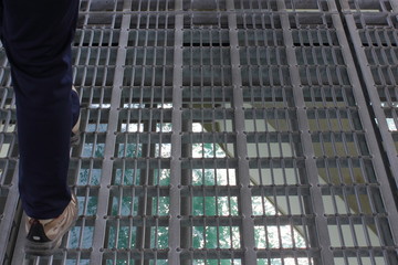 明石海峡大橋の作業用通路