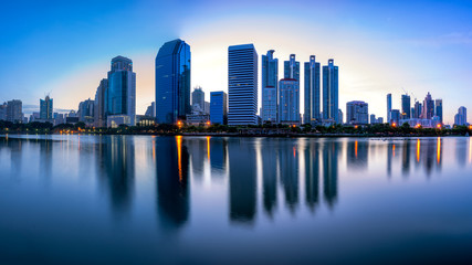 Fototapeta na wymiar Sunrise scence of Bangkok Panorama