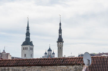 Obraz premium Scenic summer roofs of the Old Town in Tallinn, Estonia