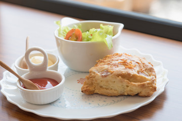 Scones with cheddar and bacon with Vegetable Salad