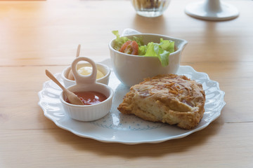 Scones with cheddar and bacon with Vegetable Salad