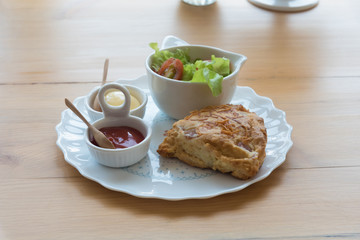 Scones with cheddar and bacon with Vegetable Salad