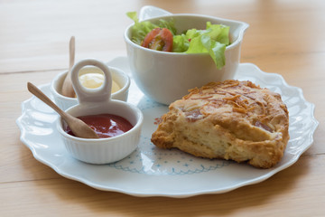 Scones with cheddar and bacon with Vegetable Salad