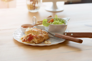Scones with cheddar and bacon with Vegetable Salad