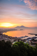 Sonnenaufgang über Neapel, Italien