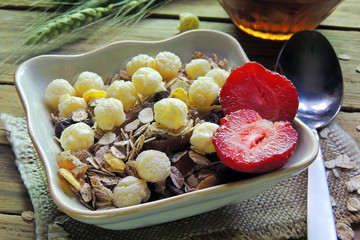 Muesli with strawberries