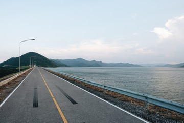 Road over reservoir or dam.